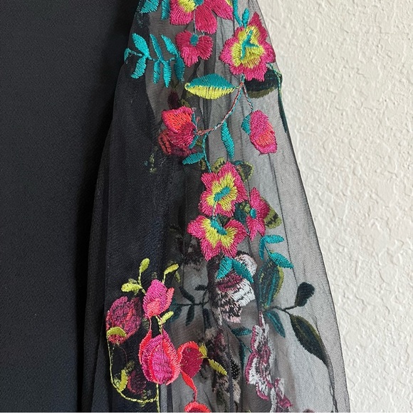 2/$30 Umgee Black and Pink Blouse with Boxy Style and 3/4 Sleeves - Picture 6 of 15